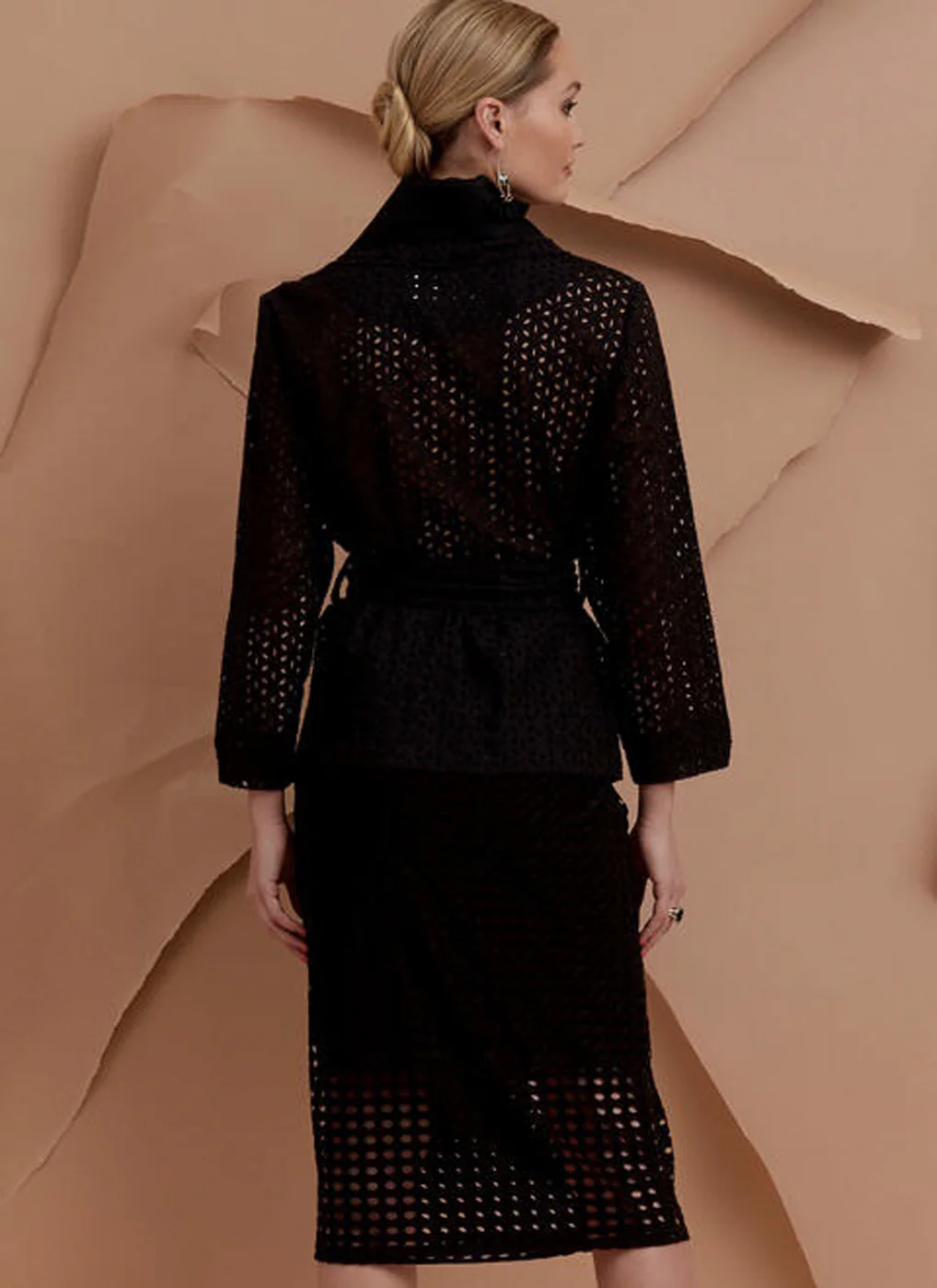 Patron couture femme, patron de veste, ceinture et jupe Vogue 1590 – Image 6