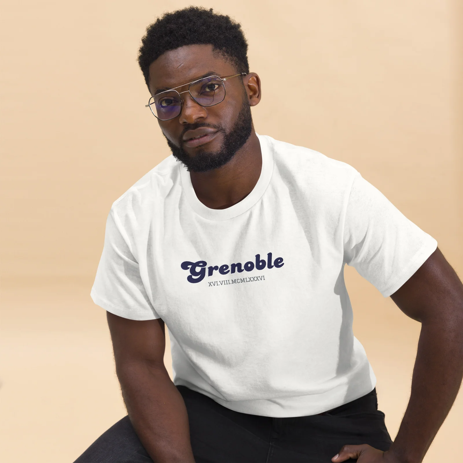 T-shirt personnalisé brodé Date chiffres romains + ville – Image 3